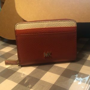 (NWOT) Michael Kors “Leather Coin Card Case”